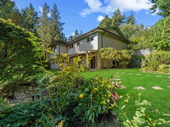 6250 Summit Ave, West Vancouver, BC V7W 1Y2