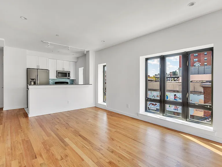 30-25 21st St #3B — Photo 2