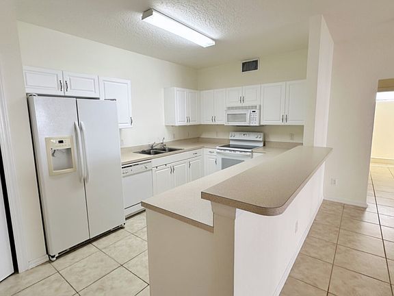 4th image of 1075 Hancock Creek South Blvd APT 102