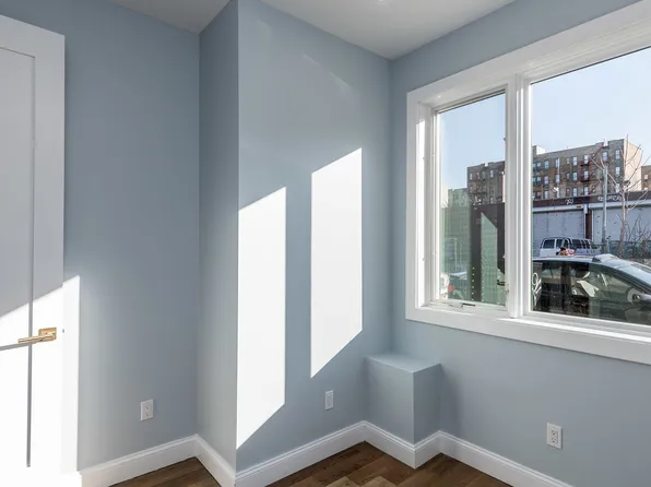 221 Clarkson Avenue image 4 of 10