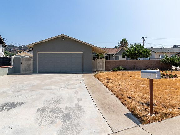 2nd image of 1088 Casa Hermosa Dr