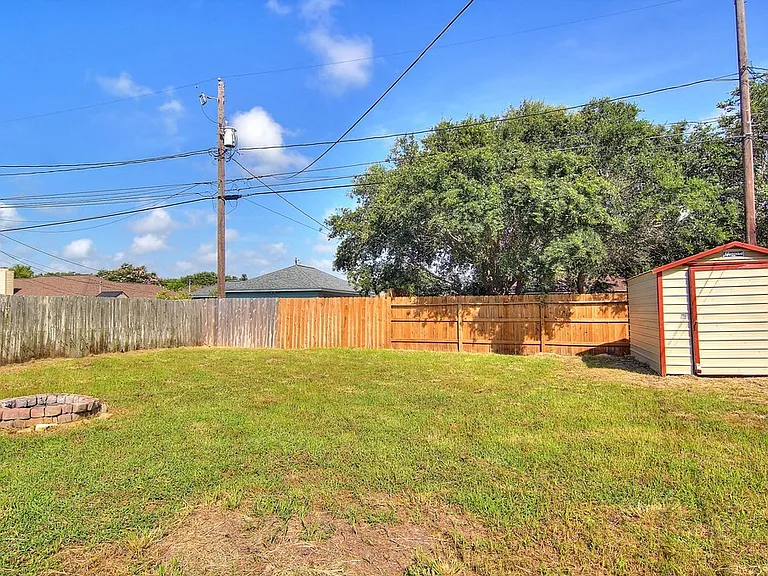 2418 Handlin Dr — Photo 20