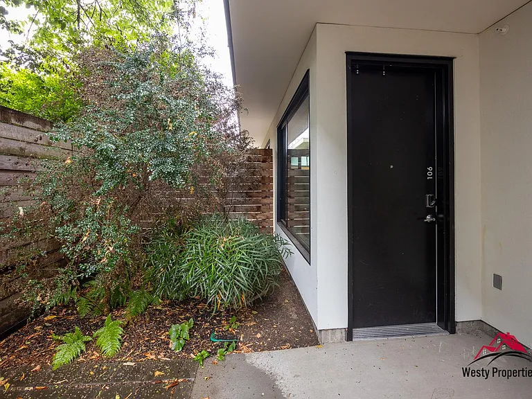 4526 NE 42nd Ave #106 — Photo 21