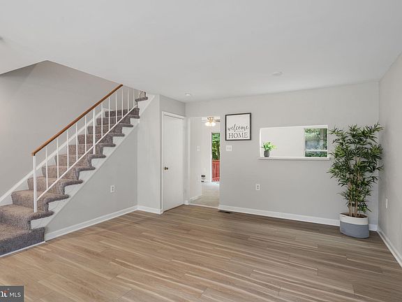 4th image of 4985 Lambsgate Ln