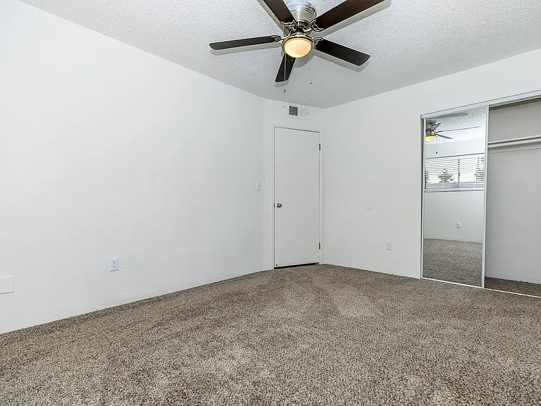 Palisade Park Aparments — Photo 26
