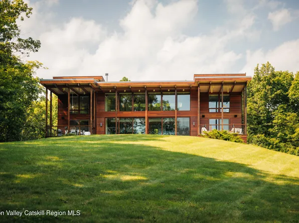 15 Shookville Road, Milan, NY 12571
