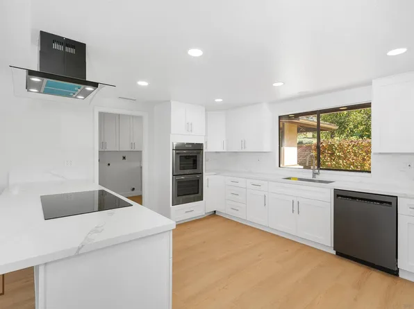 363 Tumble Creek Ln, Fallbrook, CA 92028