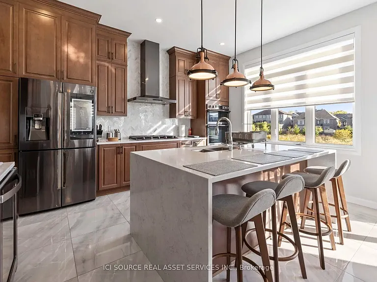 733 Coast Cir — Photo 8