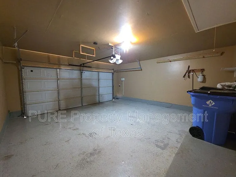 18401 Hees Ln — Photo 52