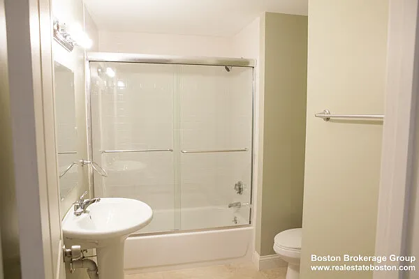 10 Roxbury St #8 — Photo 2