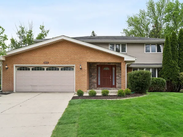 925 Lancaster Ave, Downers Grove, IL 60516