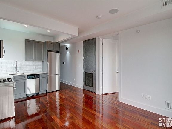 4th image of 315 Franklin Ave #4LL