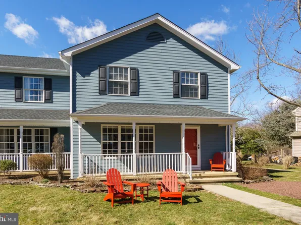 13 Eaton Pl, Hopewell, NJ 08525