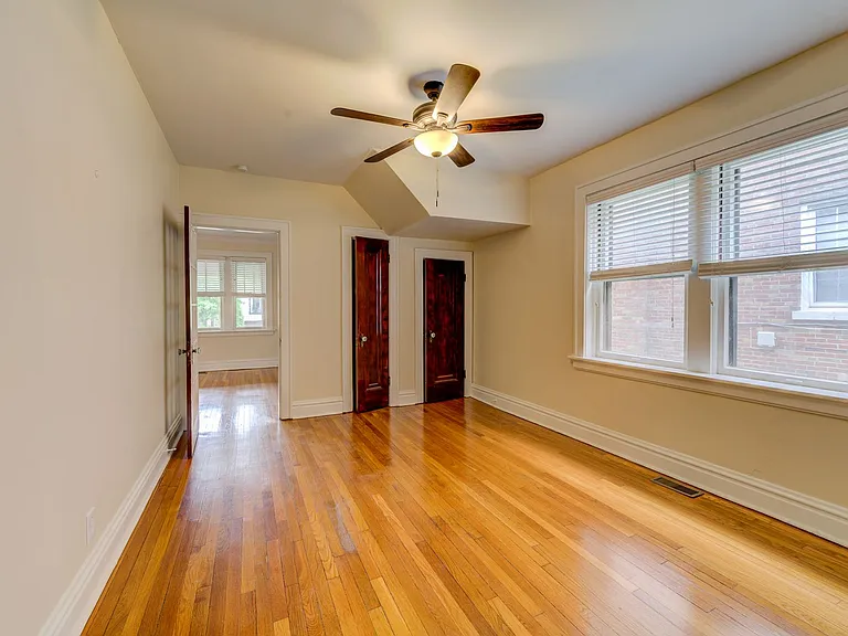 (201) 7230-32 Forsyth Blvd — Photo 12