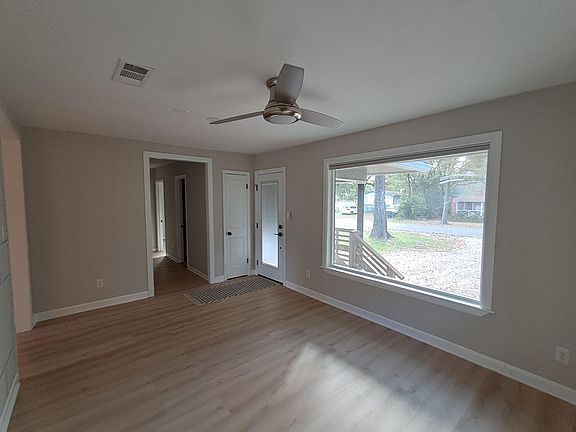 5th image of 202 Jones St