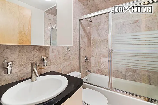 Rented by Citi Habitats | media 48