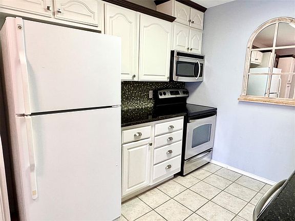 5th image of 4014 Ridglea Country Club Dr #4014-407