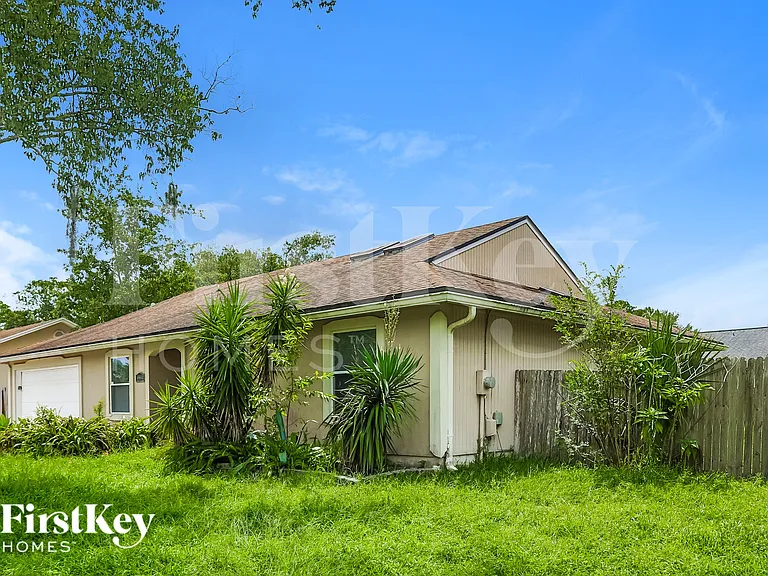 10904 Grand Trunk Ln — Photo 2