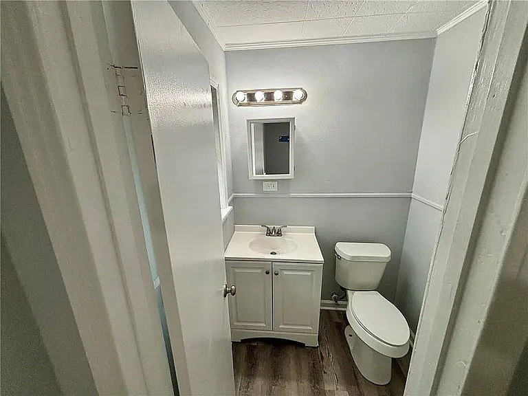466 Pinehill Dr — Photo 7