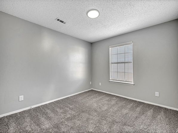 fayetteville-arkansas-448578802 picture