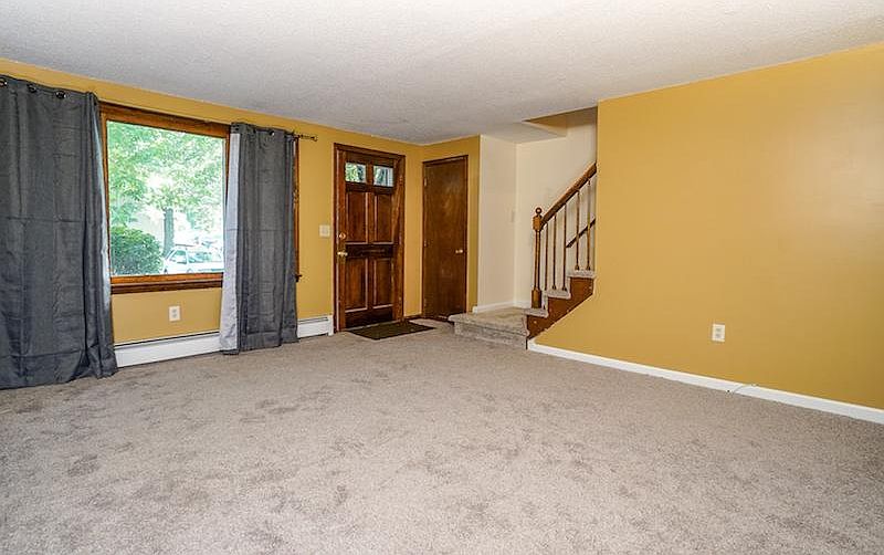 1st image of 10 Foxtail Ln APT 7