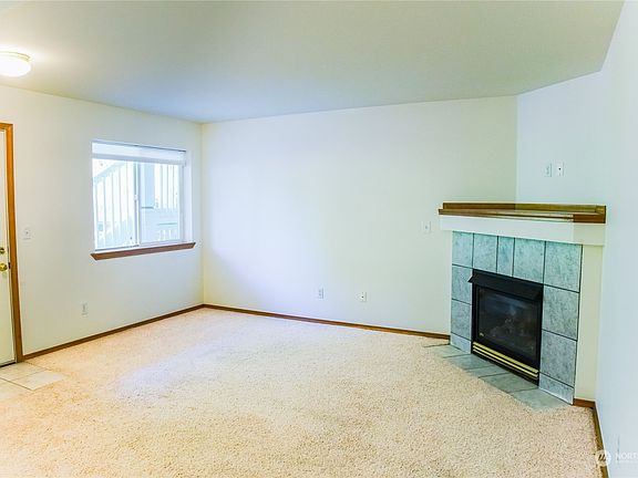4th image of 15101 Admiralty Way #104