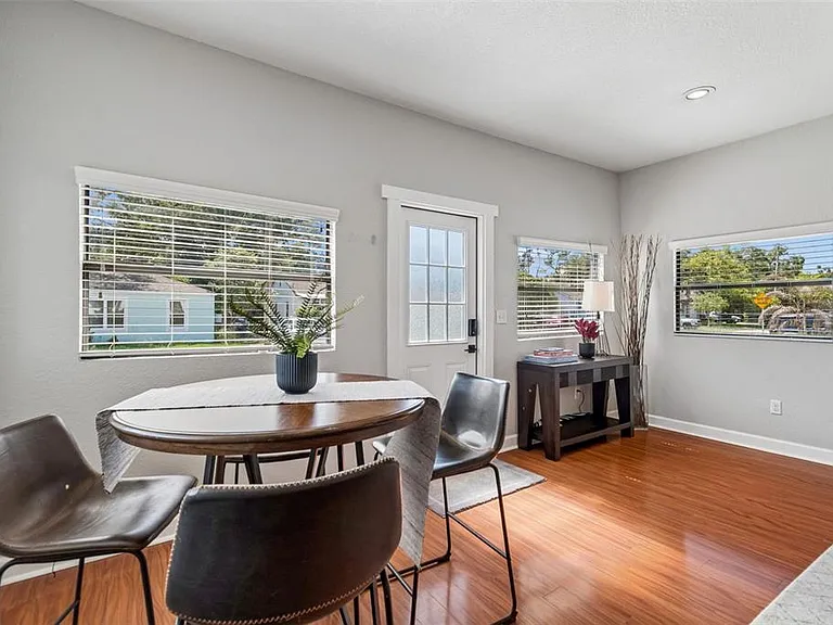 3901 N Ola Ave — Photo 5
