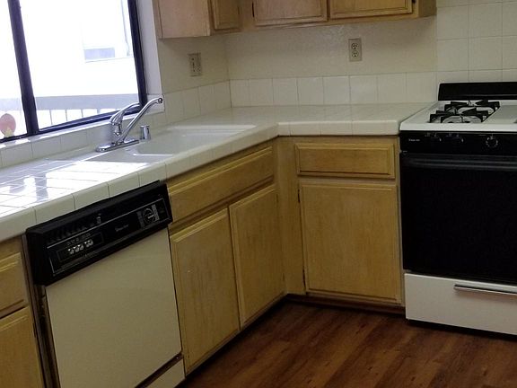 2nd image of 1841 Ramona Ave