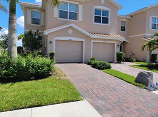 2760 Blossom Way, Naples, FL 34120