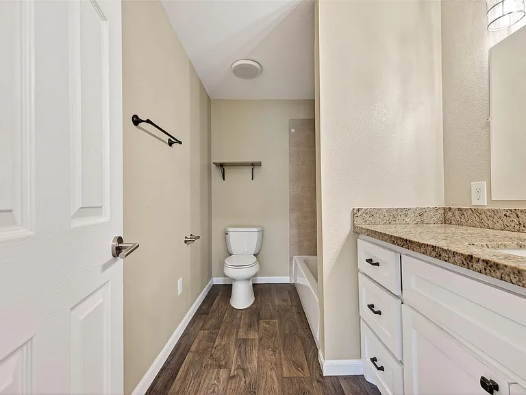 1708 Sycamore Ave — Photo 25