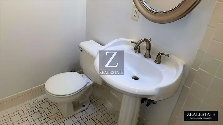 Rented by ZealEstate Group Inc | media 19