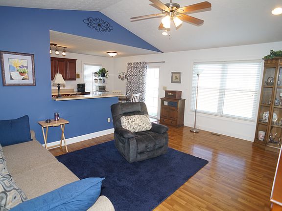 5th image of 25 Hoosier Heights Dr