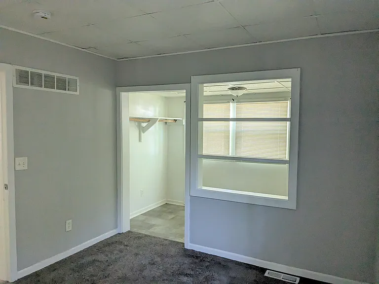 131 S Fuller St — Photo 3