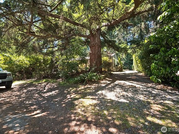 3rd image of 13753 Stone Avenue N