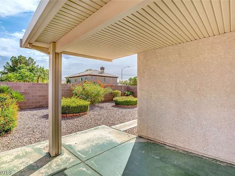 4640 Swaying Palms Dr — Photo 8