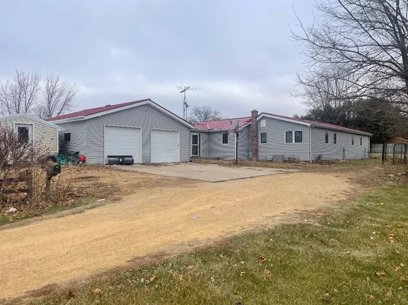 214 S Clinton St, Cuba City, WI 53807
