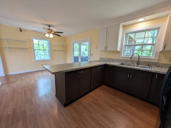 505 N Stanwood Ln, Hendersonville, NC 28739