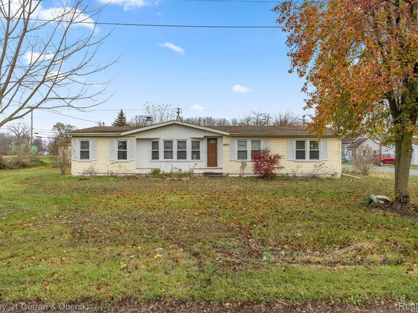6871 1st St, South Rockwood, MI 48179