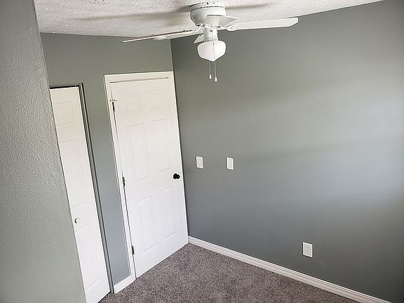 3rd image of 2029 Kilbourn Ave