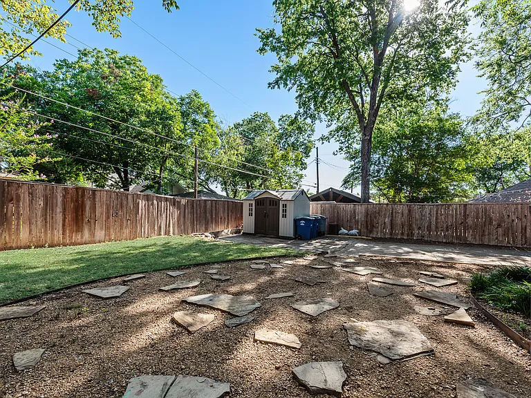 811 Kidd Springs Dr — Photo 24
