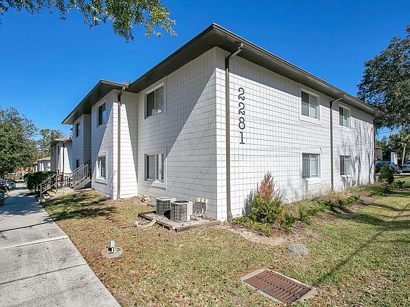5th image of 2281 NE 2nd St #101