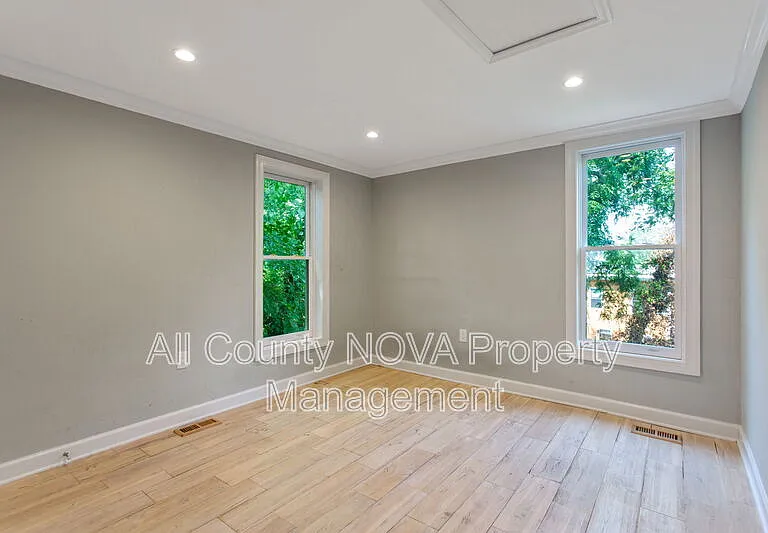 2217 14th St SE — Photo 10