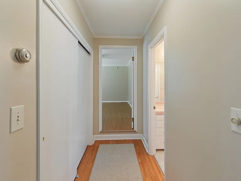 3228 Lakeshore Dr — Photo 34