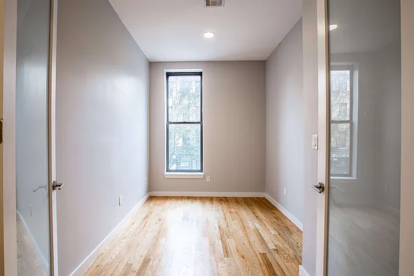 Rented by Nooklyn NYC LLC | media 23