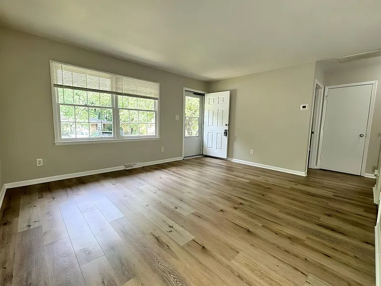 4626 Highlake Dr — Photo 6