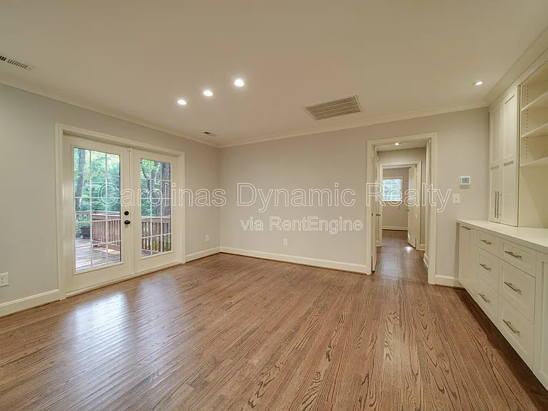 6700 Castlegate Dr — Photo 17