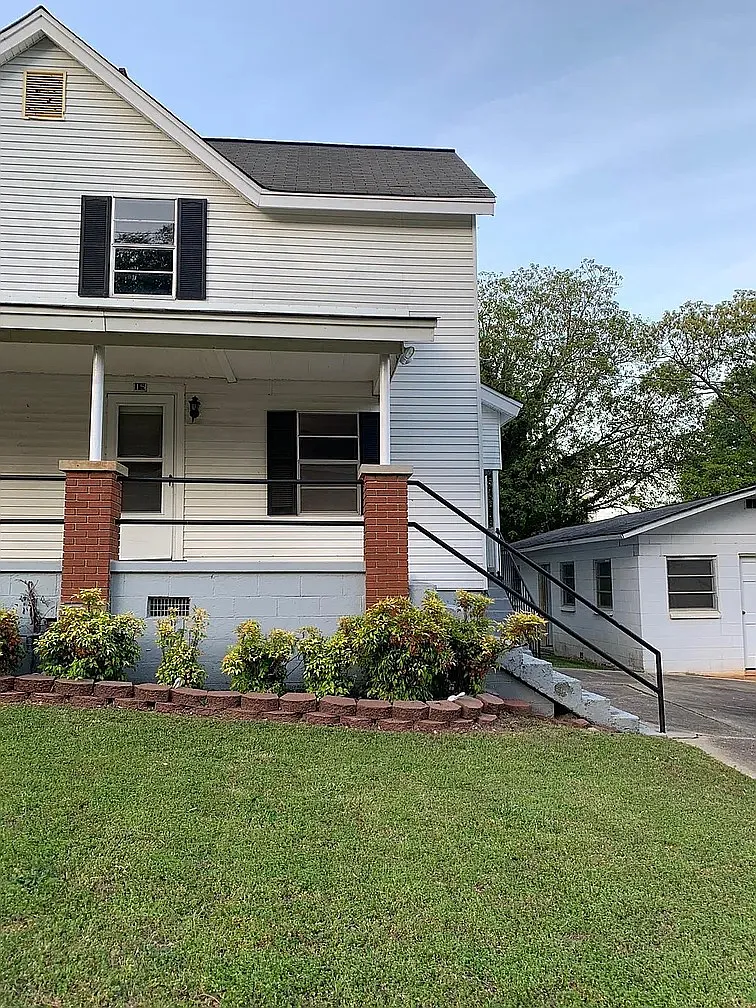 Studio, 700 sqft, $1,450 — Photo 3
