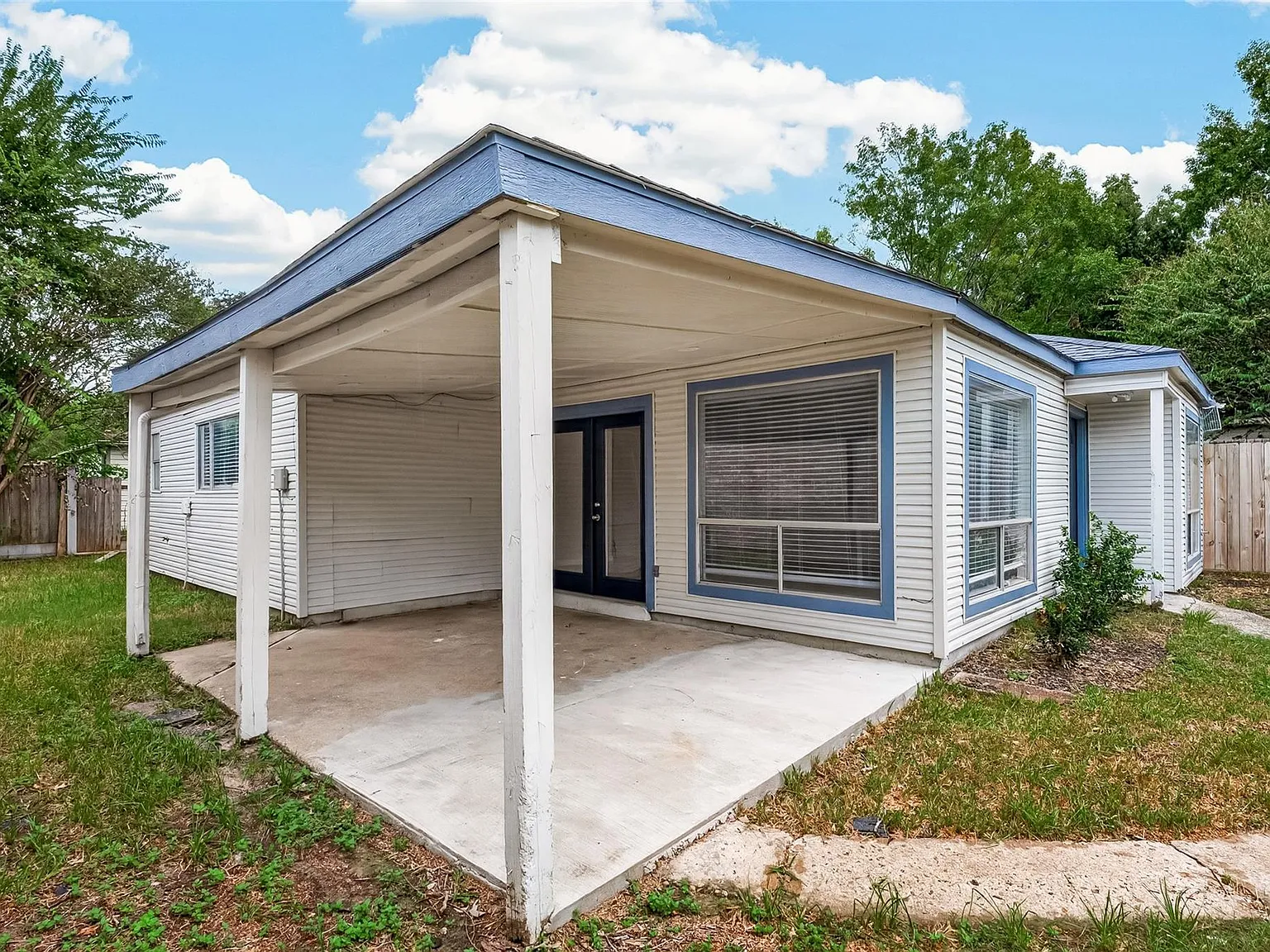 3 bed, 2.5 bath, 1297 sqft, $1,895 — Photo 4