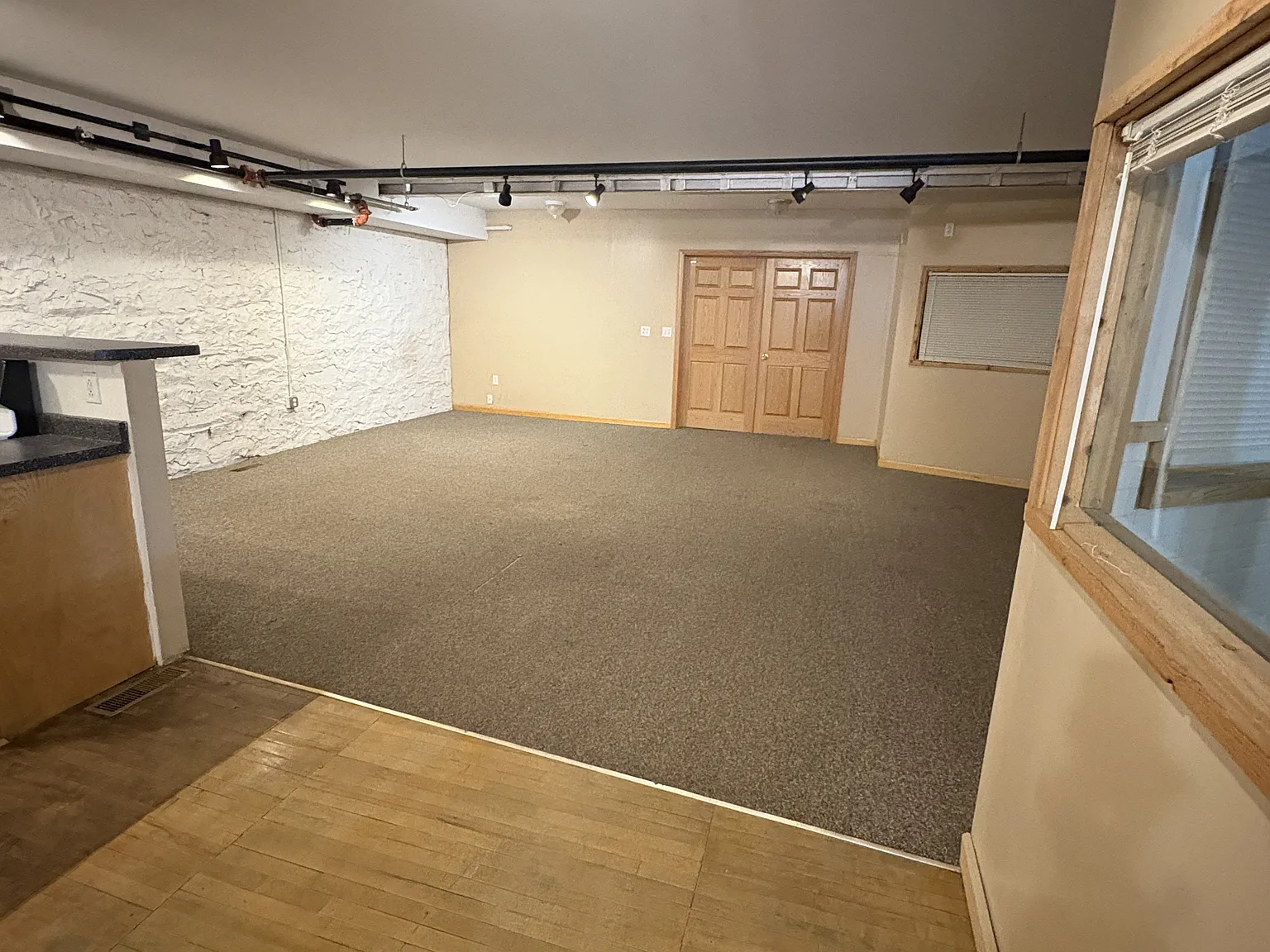 The Marketplace - 2B — Photo 1