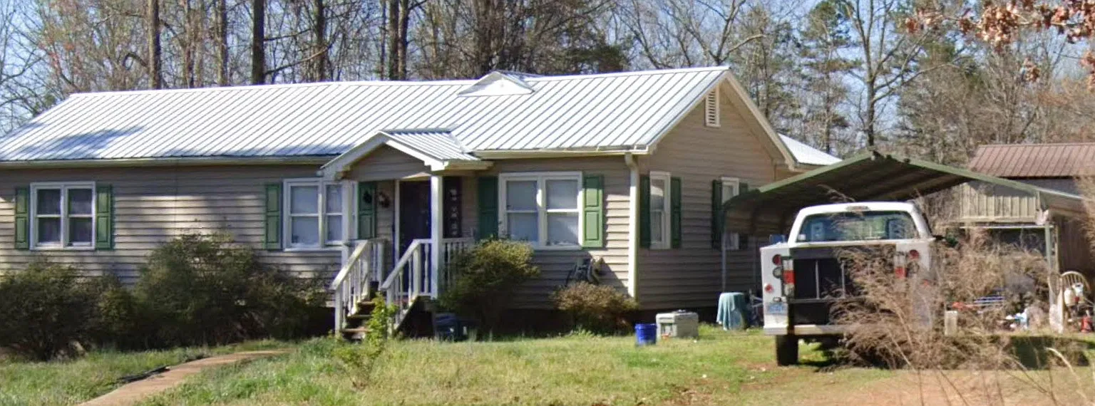 3 bed, 1270 sqft, $1,600 — Photo 1